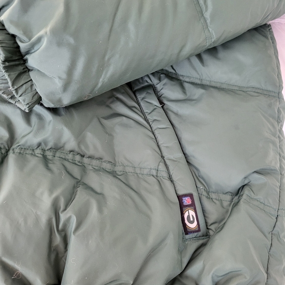 Reebok NFL Green Bay Packers Down Feather Puffer Jacket - Picture 8 of 10